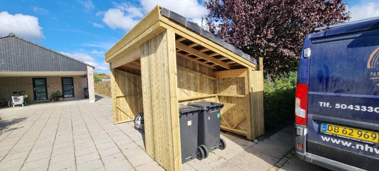 Skur og carport