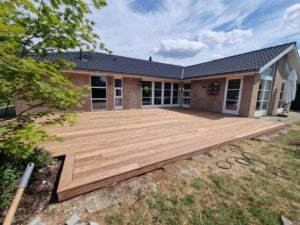 Stor ny træterrasse