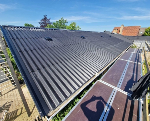 Nyt sort tag på hus